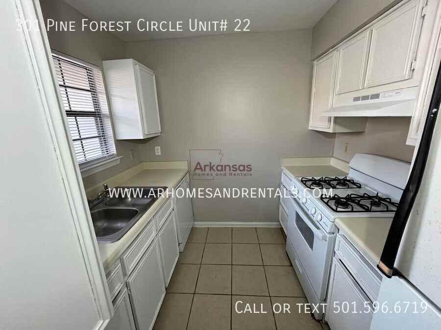 301 Pine Forest Cir #22 - Photo 4 of 22