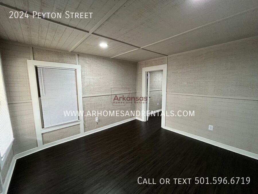 2024 Peyton St - Photo 3 of 9