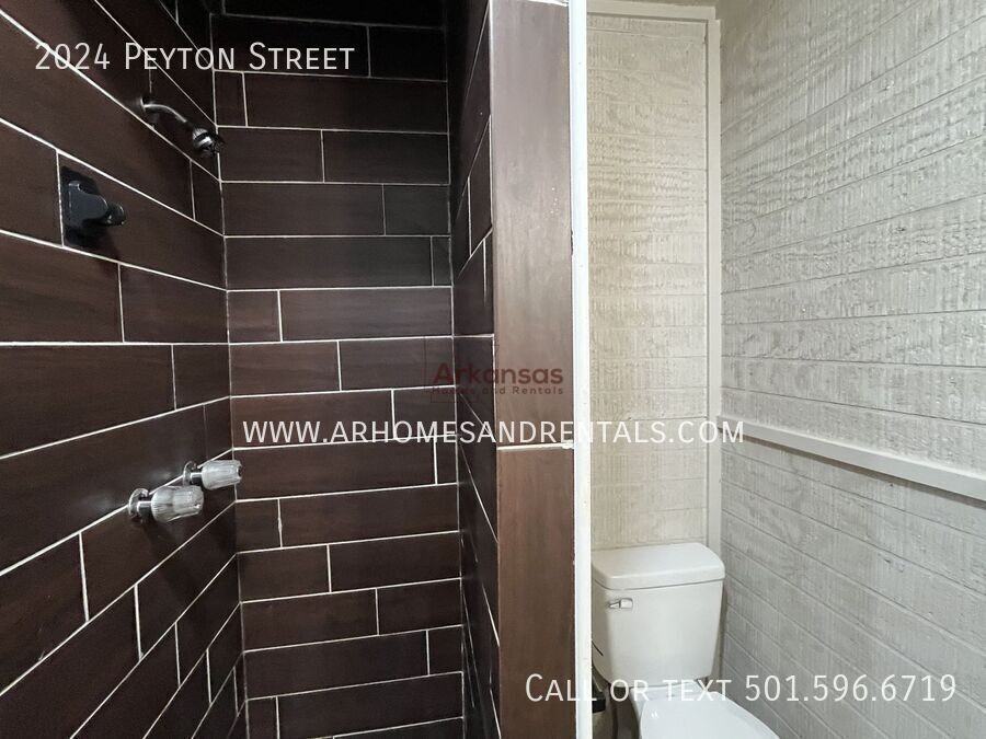 2024 Peyton St - Photo 5 of 9