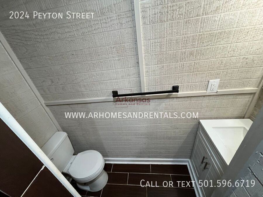 2024 Peyton St - Photo 6 of 9