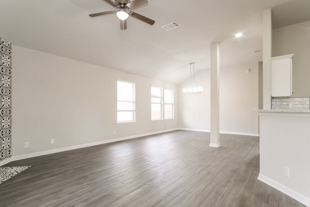 407 Clarks Way - Photo 5 of 16