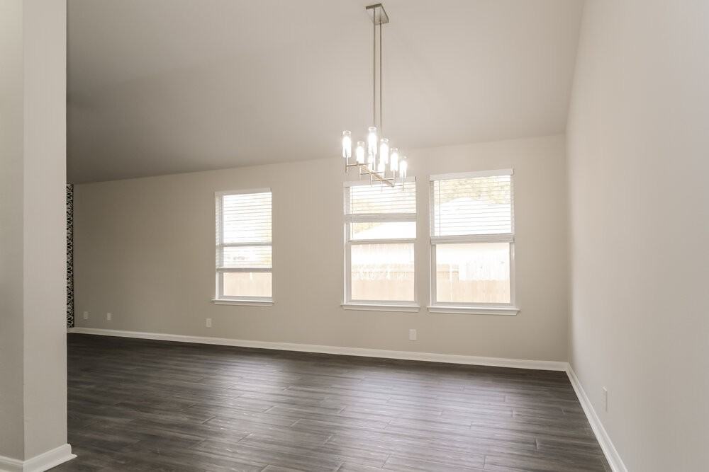 407 Clarks Way - Photo 6 of 16