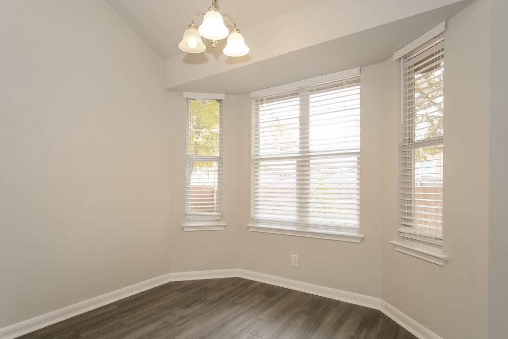 407 Clarks Way - Photo 7 of 16