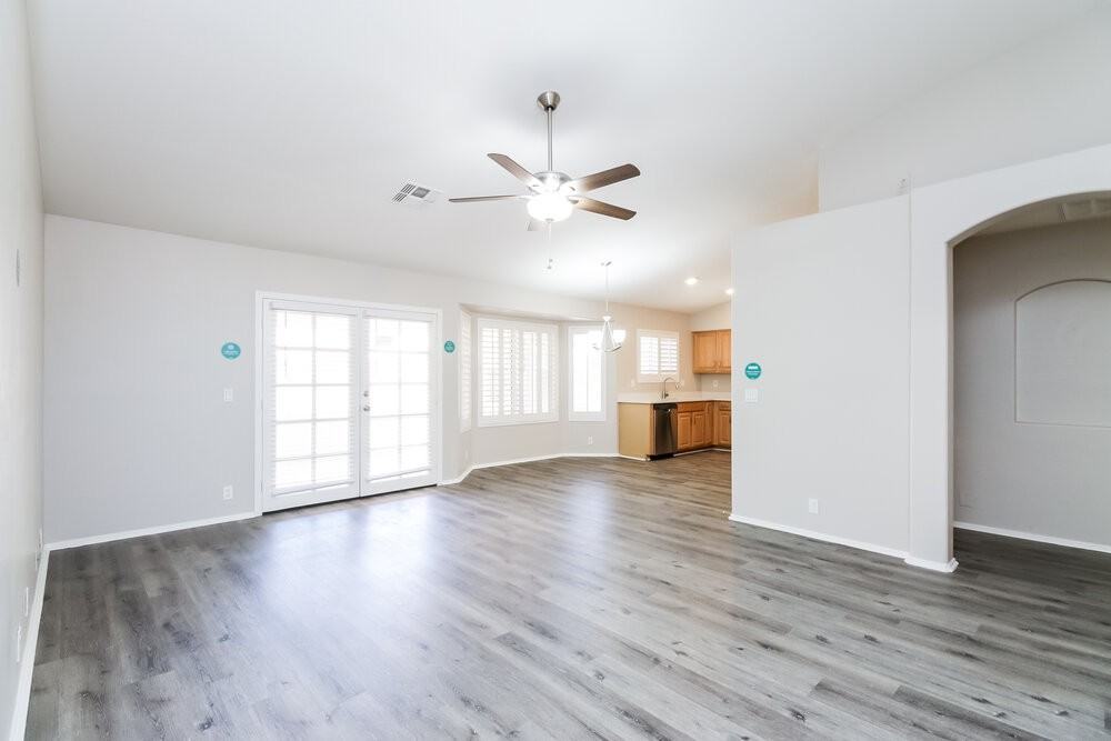 2216 E Sherri Dr - Photo 7 of 16