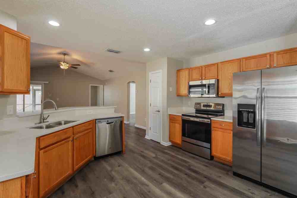 1409 Forbes St - Photo 6 of 16