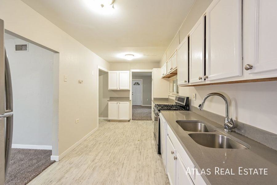 1092 Worchester St - Photo 6 of 20