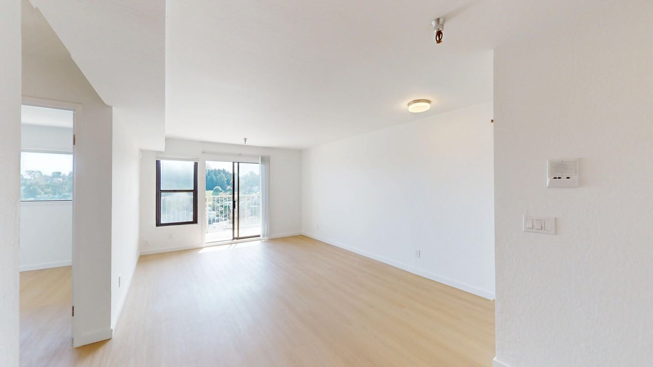 2031 Castro St #11 - Photo 5 of 24