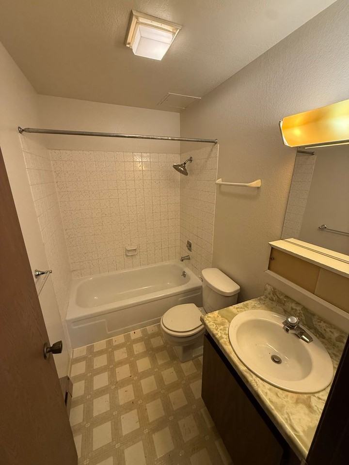 1315 Cordova St #209 - Photo 5 of 6