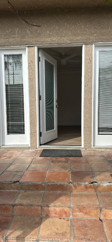 6071 Lexington Ave - Photo 2 of 33