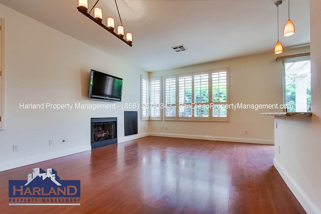 5540 Renaissance Ave - Photo 3 of 23