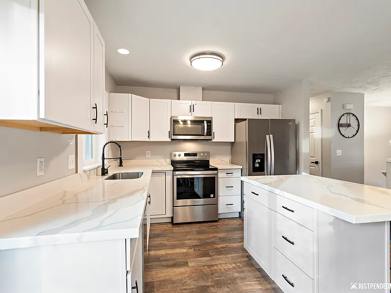 8120 Medellin Cir - Photo 4 of 20