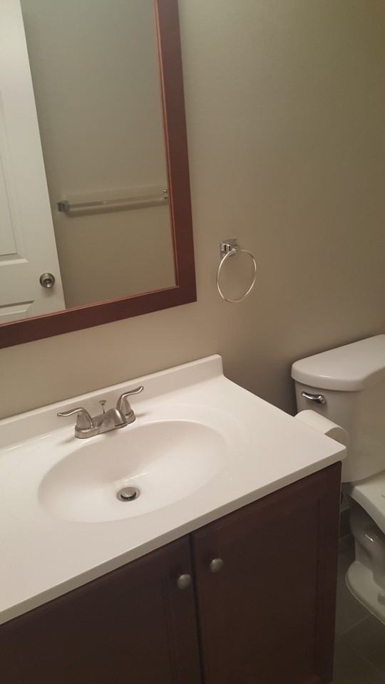 Colonial Apartments - Photo 7 of 9