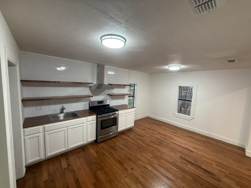 913 N 5th St - Photo 5 of 10