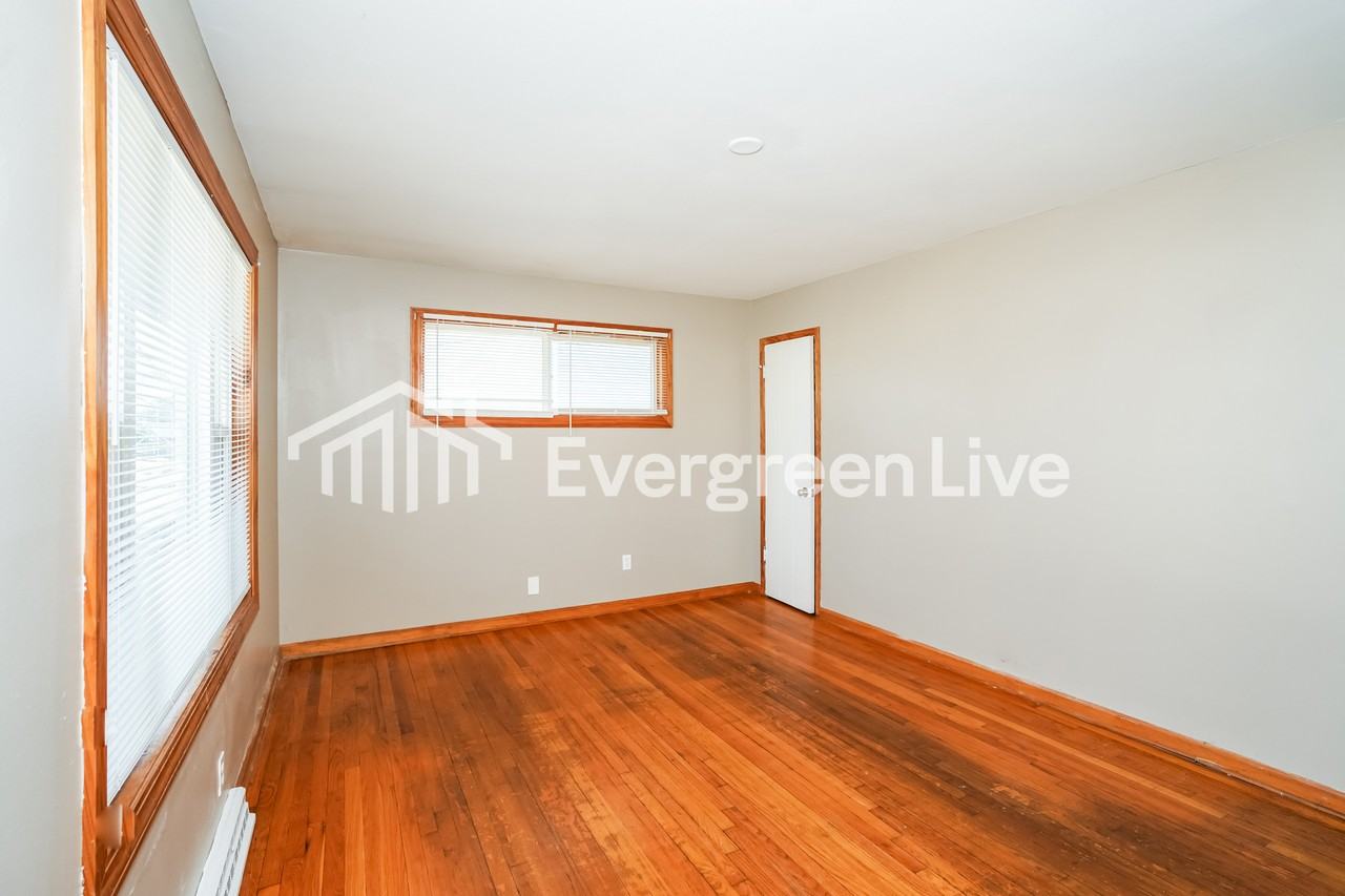 8609 W Crossfield Ave - Photo 3 of 14