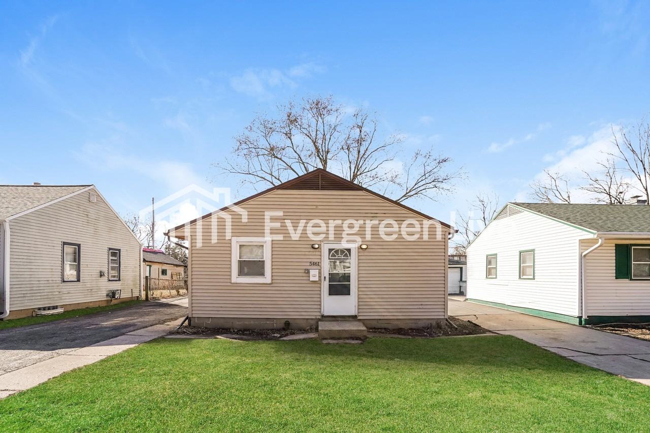 5461 N 57th St - Photo 2 of 15