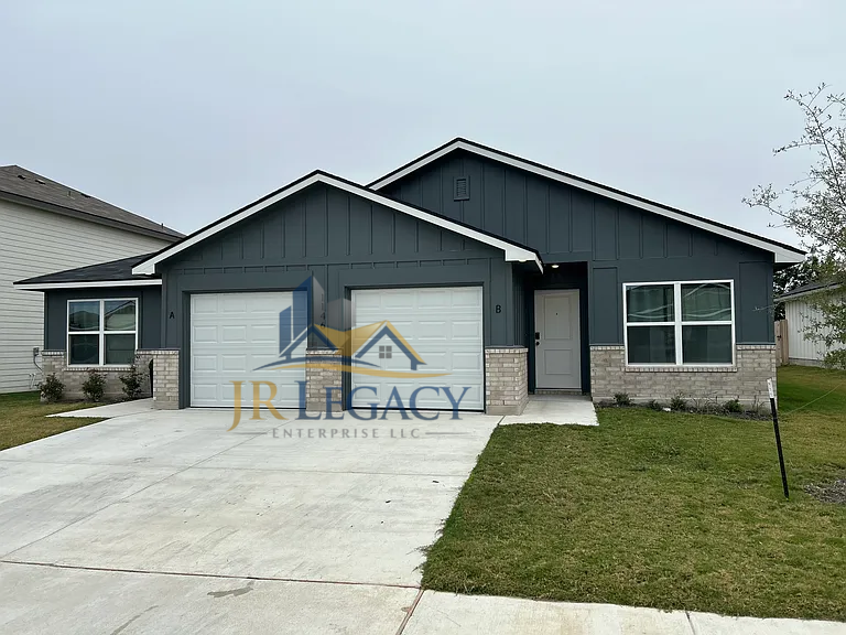 1146 Lindsey Dr #B - Photo 2 of 18