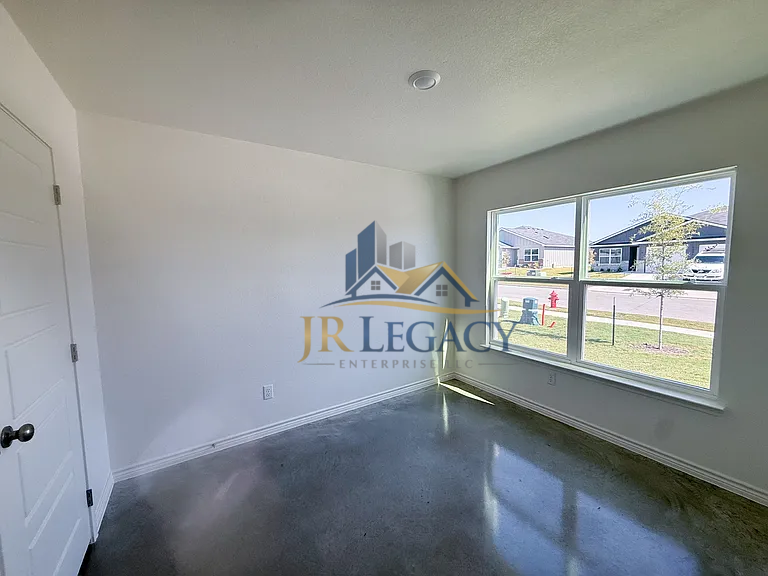 1146 Lindsey Dr #B - Photo 5 of 18