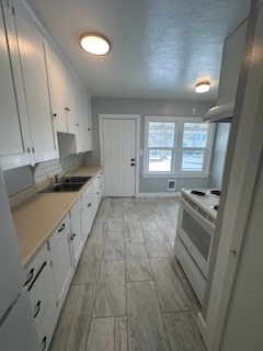 133 N Monroe St #9 - Photo 4 of 16