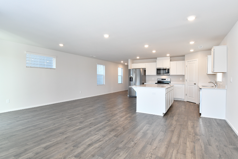 208 N 28th Pl - Photo 4 of 17