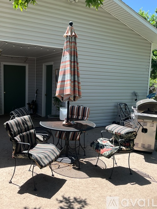 467 Meadow Rd - Photo 7 of 10