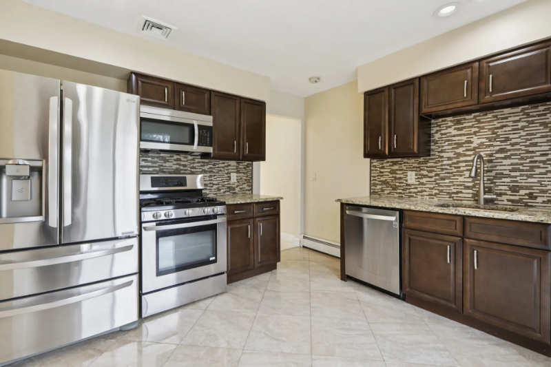 822 Pompton Ave - Photo 2 of 3