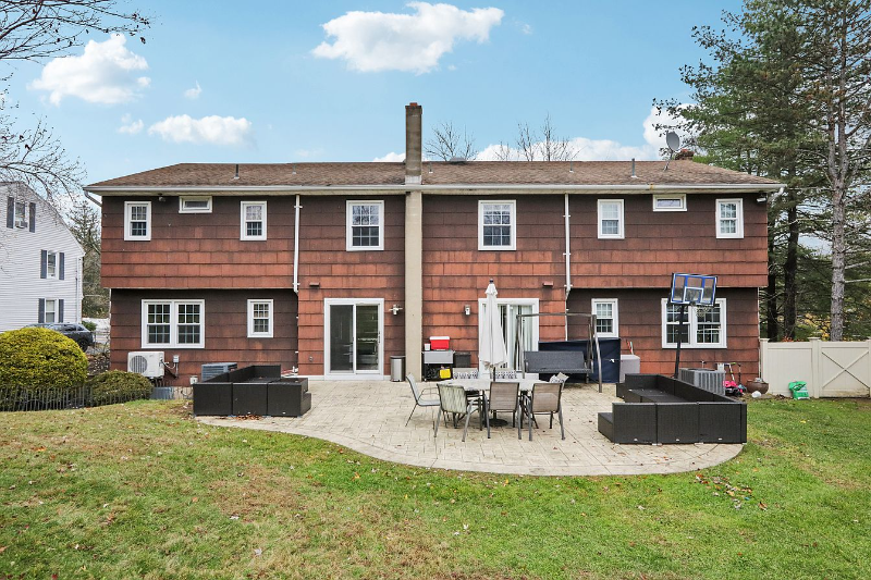 822 Pompton Ave - Photo 3 of 3