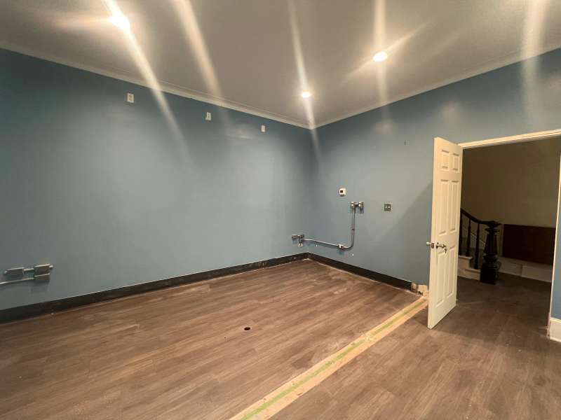 212 East Ave - Photo 5 of 8