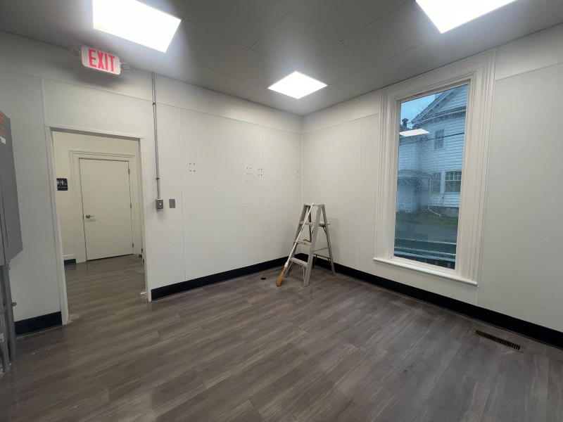 212 East Ave - Photo 7 of 8