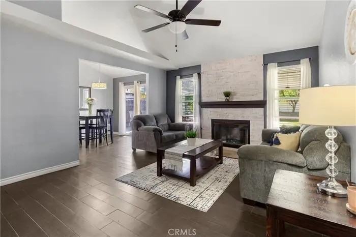 10812 Wright Dr - Photo 2 of 10