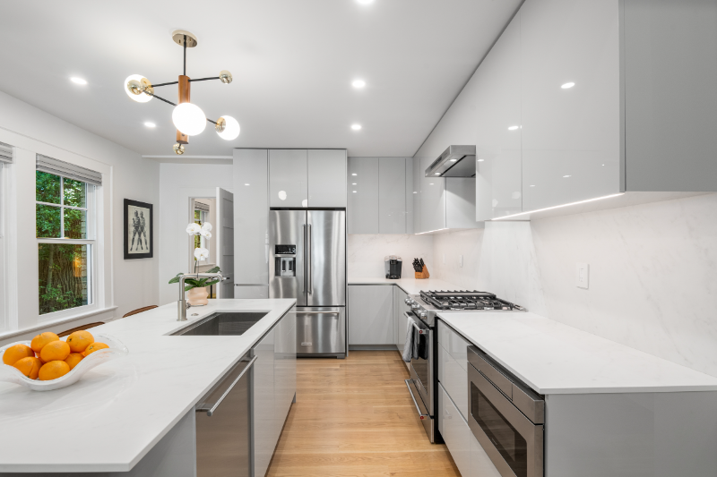 413 8th St Ne #A - Photo 5 of 20