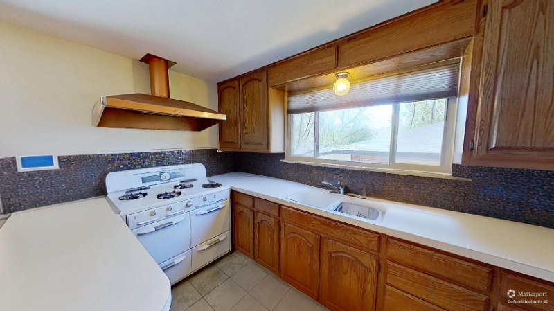 4032 S Fox St - Photo 4 of 18