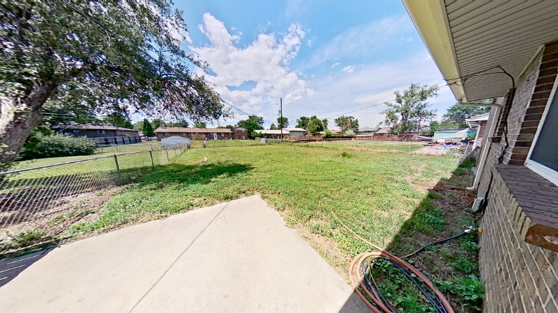 4670 Holland St - Photo 5 of 20