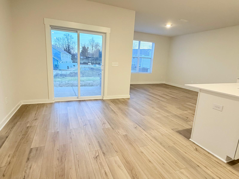 1806 Tupelo Ln - Photo 5 of 20