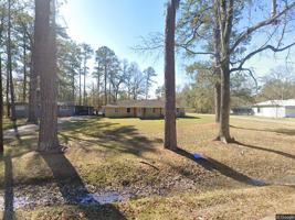 featured image of 307 W Lester Hawthorne St