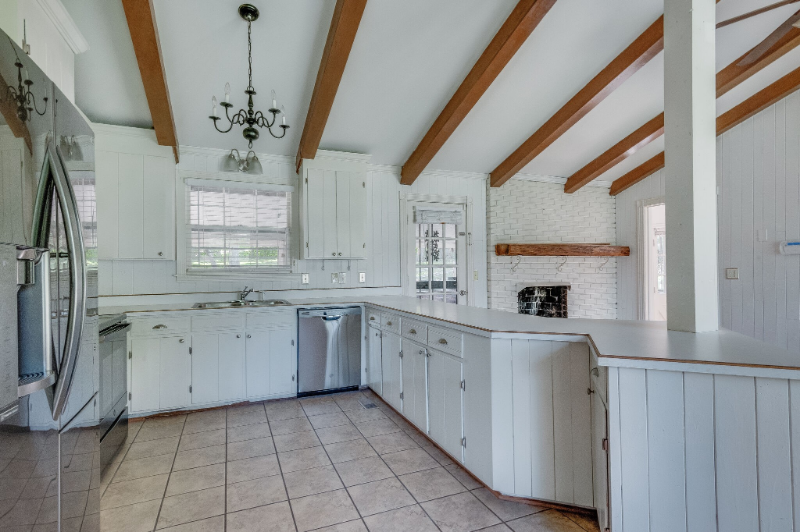 327 Westchester Dr - Photo 7 of 20