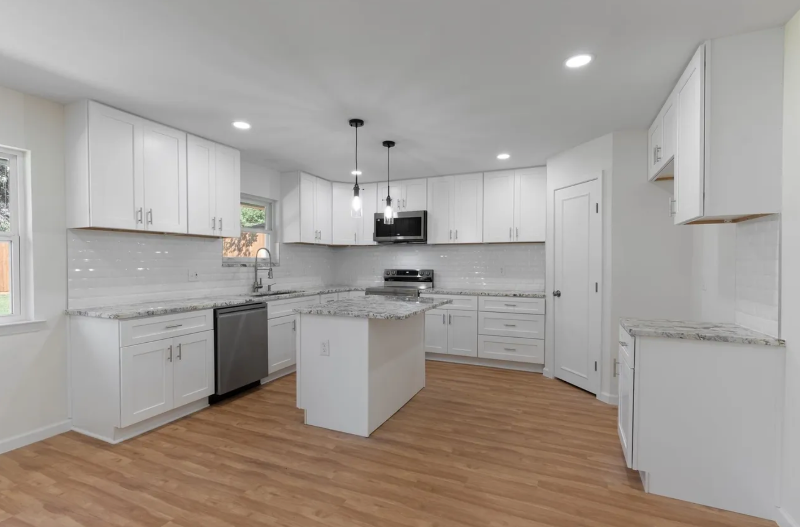 9225 Plano Rd - Photo 3 of 20