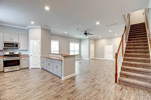 2128 Abiding Grace Cir - Photo 2 of 6