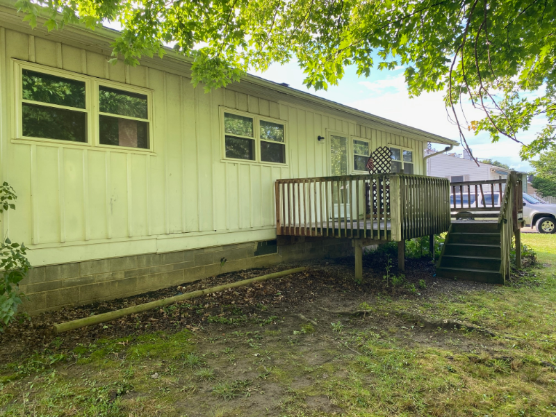 4142 Sabin Dr - Photo 2 of 8