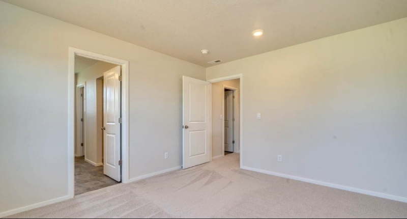 329 Stella St Ne - Photo 3 of 11