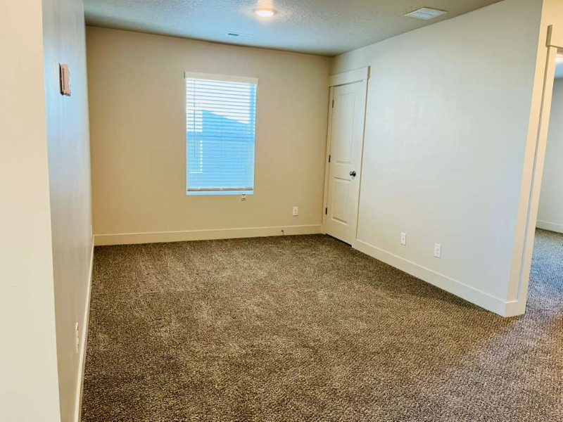 3923 S White Ash Dr - Photo 6 of 14