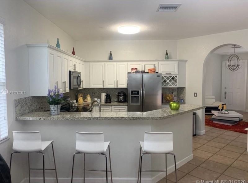 2240 Neterrace - Photo 3 of 20