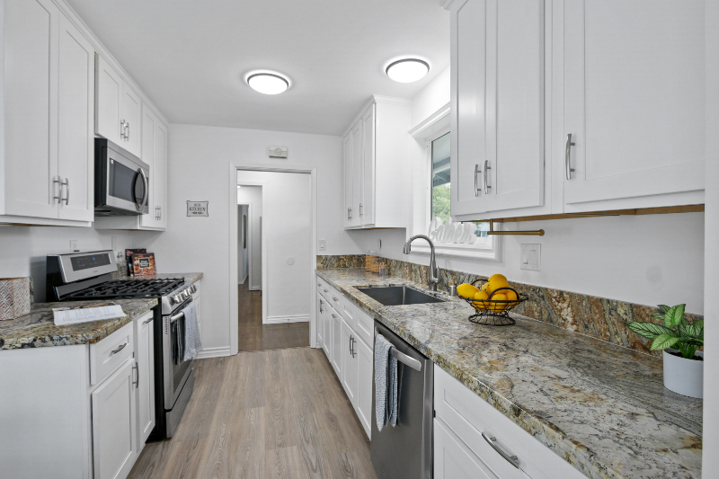 1849 Fanwood Ave - Photo 3 of 15