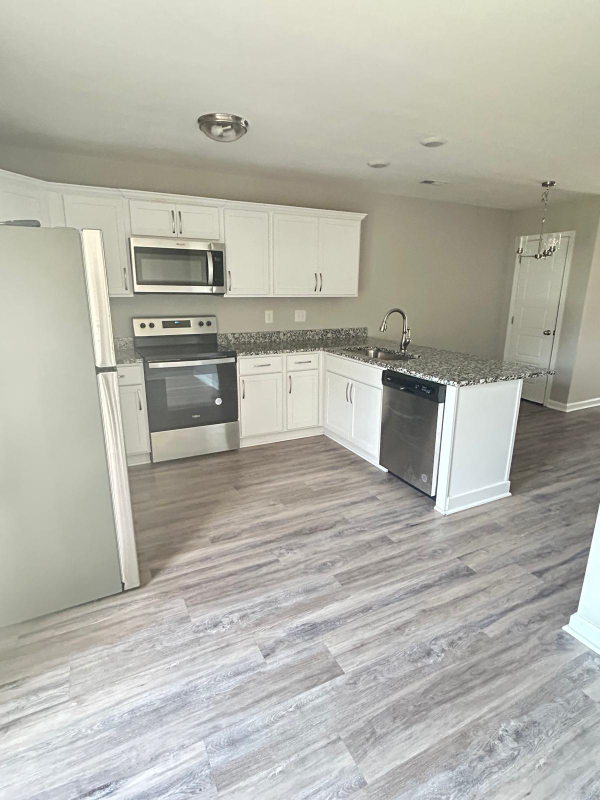 645 Stowe Ct #J - Photo 3 of 16