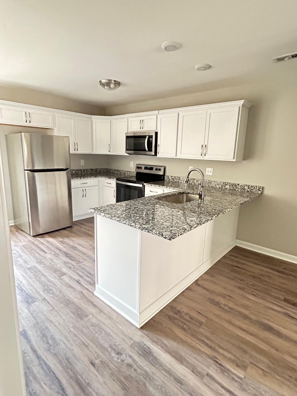 645 Stowe Ct #J - Photo 4 of 16