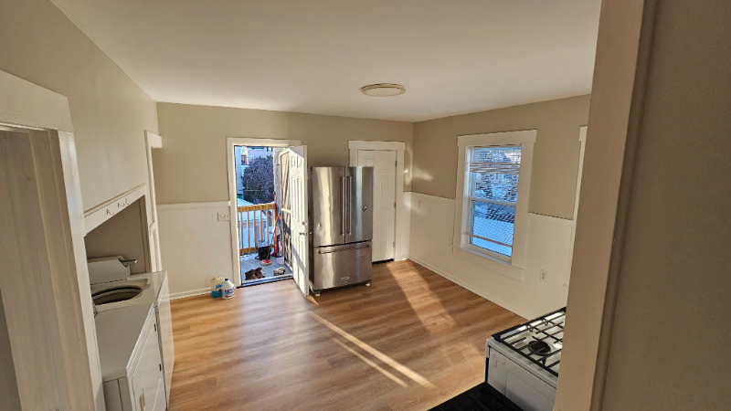 244 Notre Dame Ave #3 - Photo 2 of 6