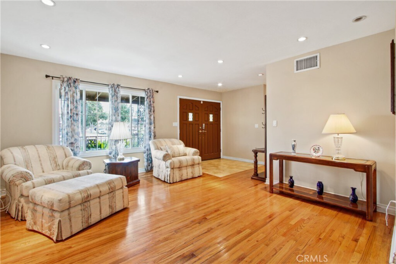 8725 San Antonio Dr - Photo 6 of 14