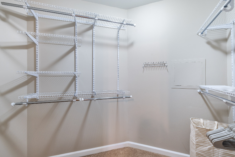 1551 W Decatur Dr - Photo 7 of 20