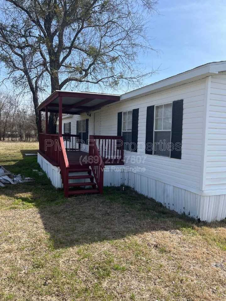 Country Ln #3229 - Photo 3 of 10