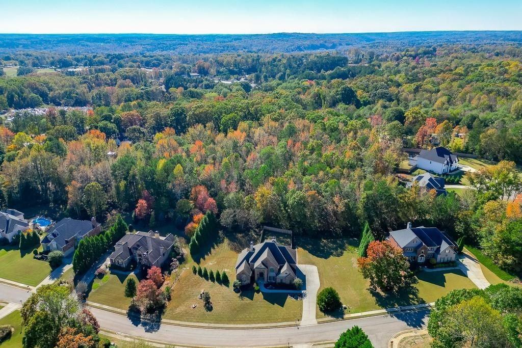 940 Chateau Forest Rd - Photo 2 of 50