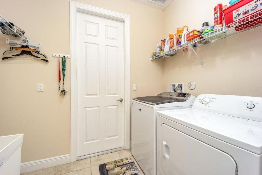 443 11th Sq Sw - Photo 2 of 15